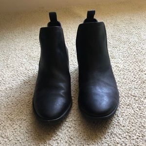 Black ankle boots, US women’s 9
